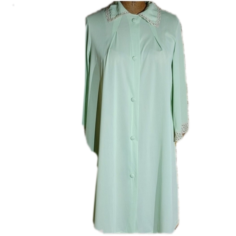 Vintage Vanity Fair robe to DIE for